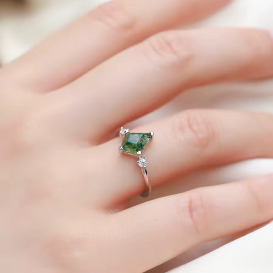 Anillo de Ágata Musgo en Plata 925 – Belleza natural en tus manos