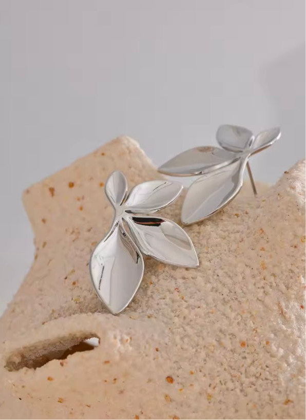 Pendientes hoja dorada en acero inoxidable | Antialérgicos, resistentes al agua, estilo elegante