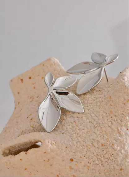 Pendientes hoja dorada en acero inoxidable | Antialérgicos, resistentes al agua, estilo elegante