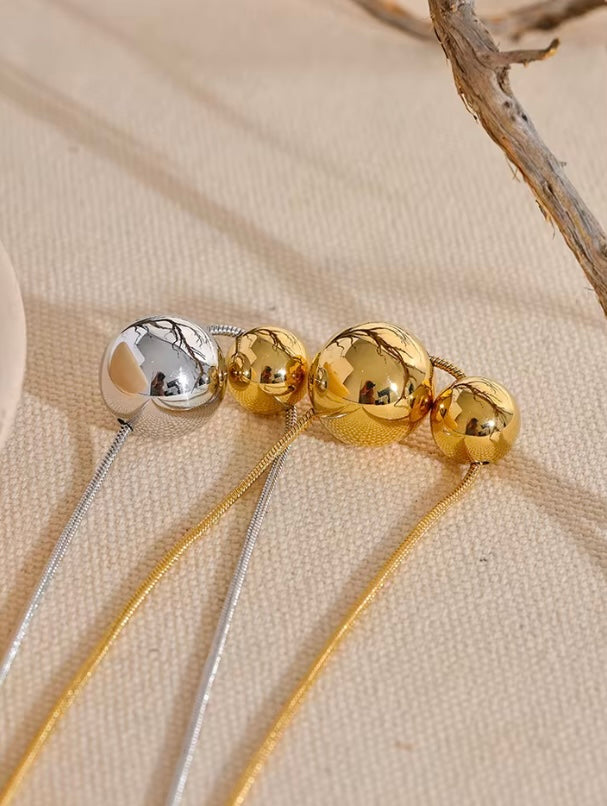 Collar Esferas Doradas – Minimalismo con brillo eterno ✨