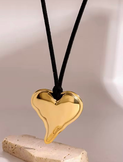 Collar Minimalista Irregular en Acero Inoxidable Dorado – Ajustable e Hipoalergénico