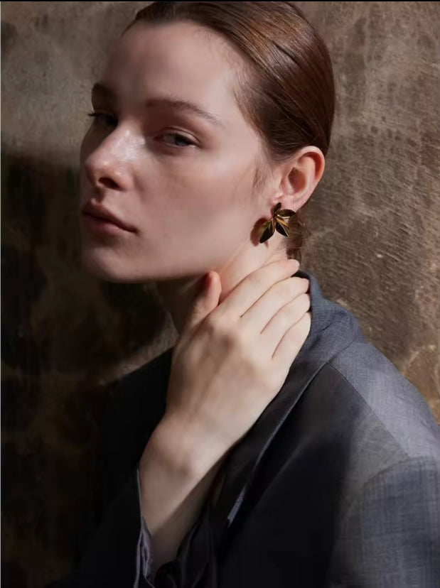 Pendientes hoja dorada en acero inoxidable | Antialérgicos, resistentes al agua, estilo elegante
