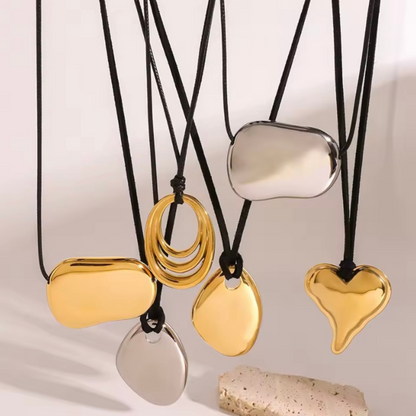 Collar Minimalista Irregular en Acero Inoxidable Dorado – Ajustable e Hipoalergénico
