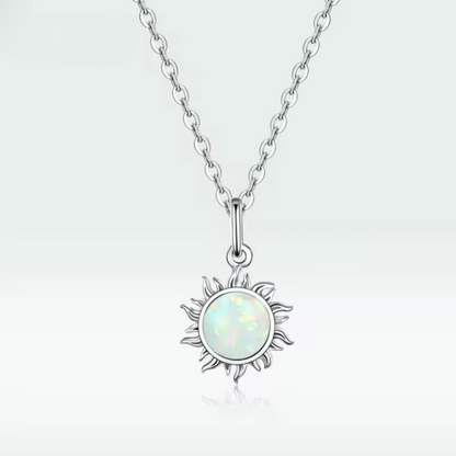 Collar Sol Radiante en Plata 925 con Ópalo Blanco