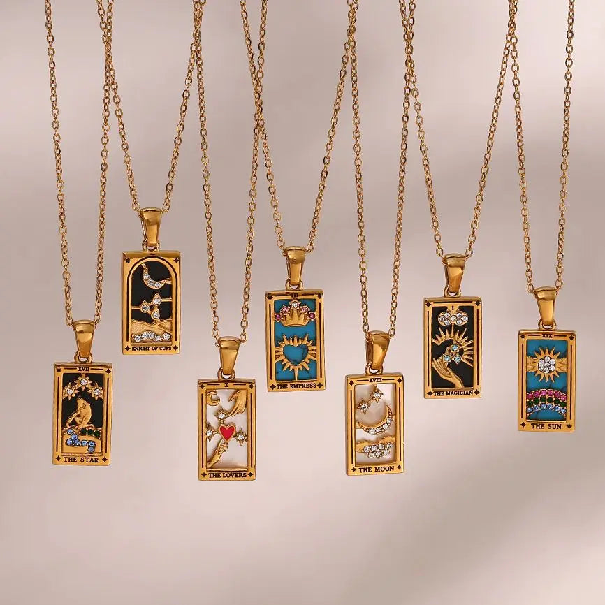 Collares "Tarot Arcana" – Cartas Místicas en Esmalte & Oro