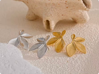 Pendientes hoja dorada en acero inoxidable | Antialérgicos, resistentes al agua, estilo elegante