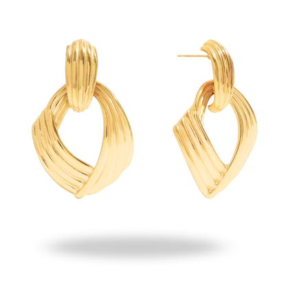 Pendientes dorados “Aurora” – Geometría minimalista en acero inoxidable 18K