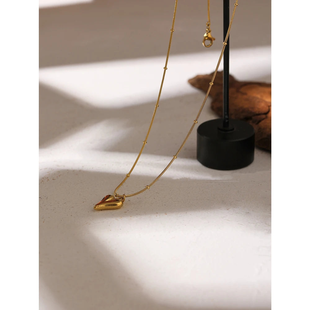 Collar Eternal Heart: El Latido del Oro