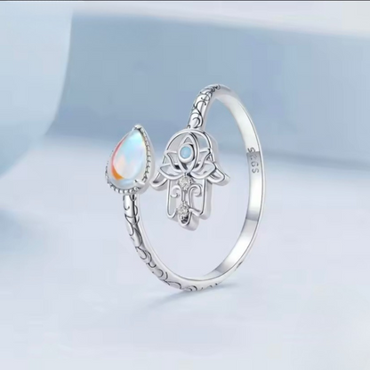 Anillo Mano de Fátima - Plata 925 con Piedra Lunar de Arcoíris