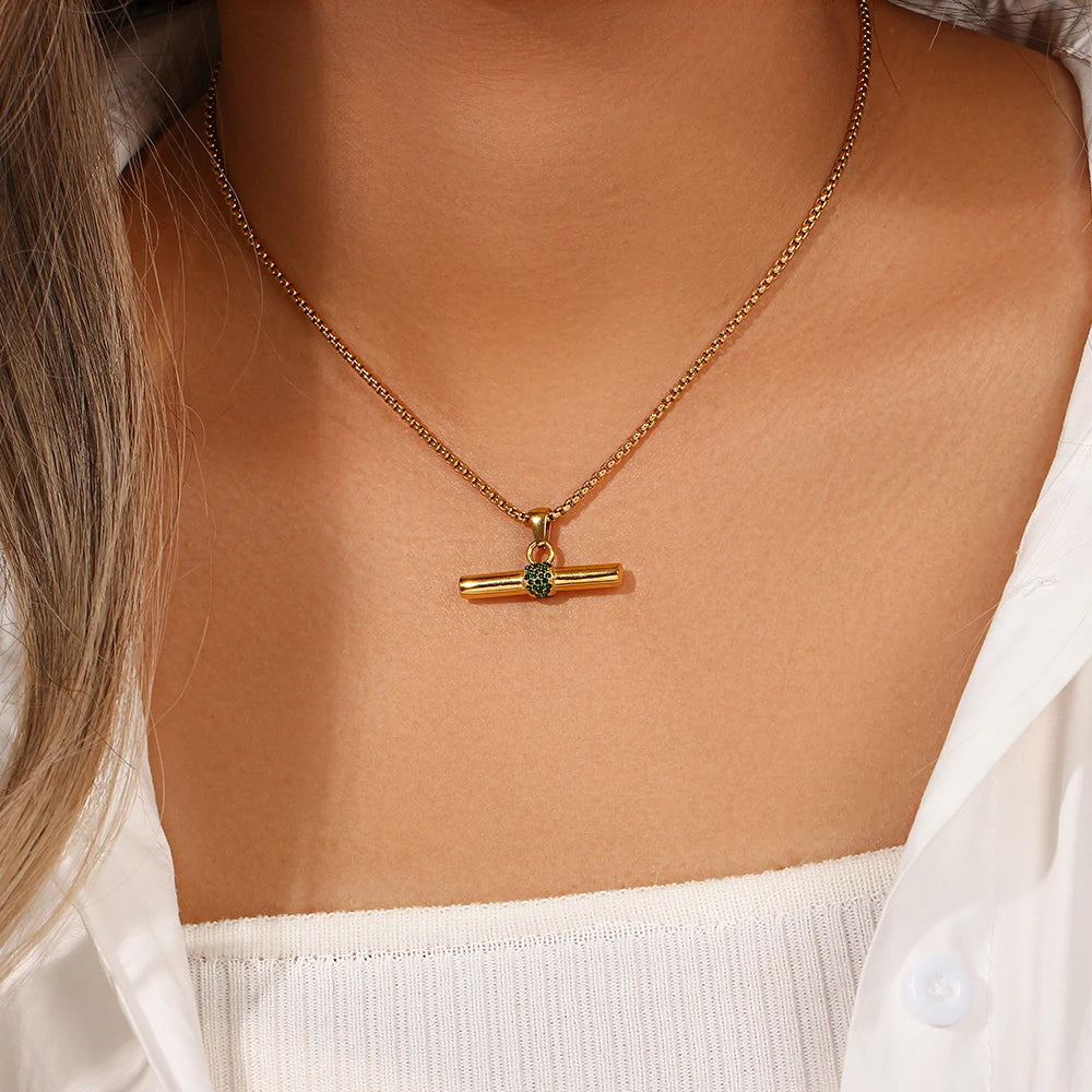 Collar "T-Bar Essence" – Barra Escultural & Pavé de Cristales