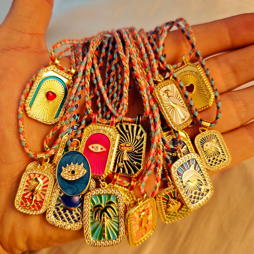 Collar "Boho Soul" – Amuleto de Verano con Cordón Tejido