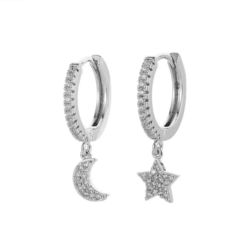 Pendientes Mini Charm: Símbolos y Brillo