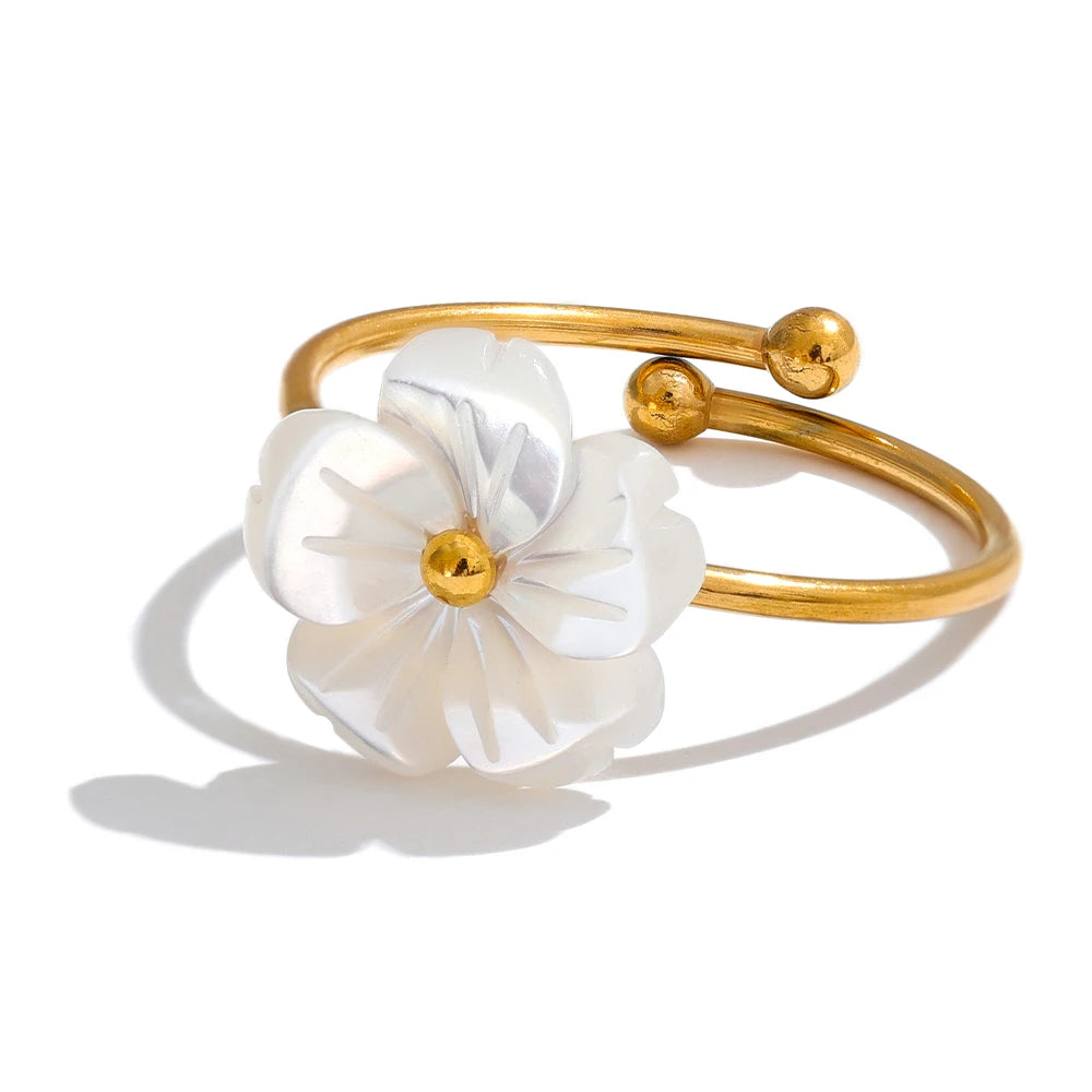 Collar Crab Charm: Un Pellizco de Estilo Marino