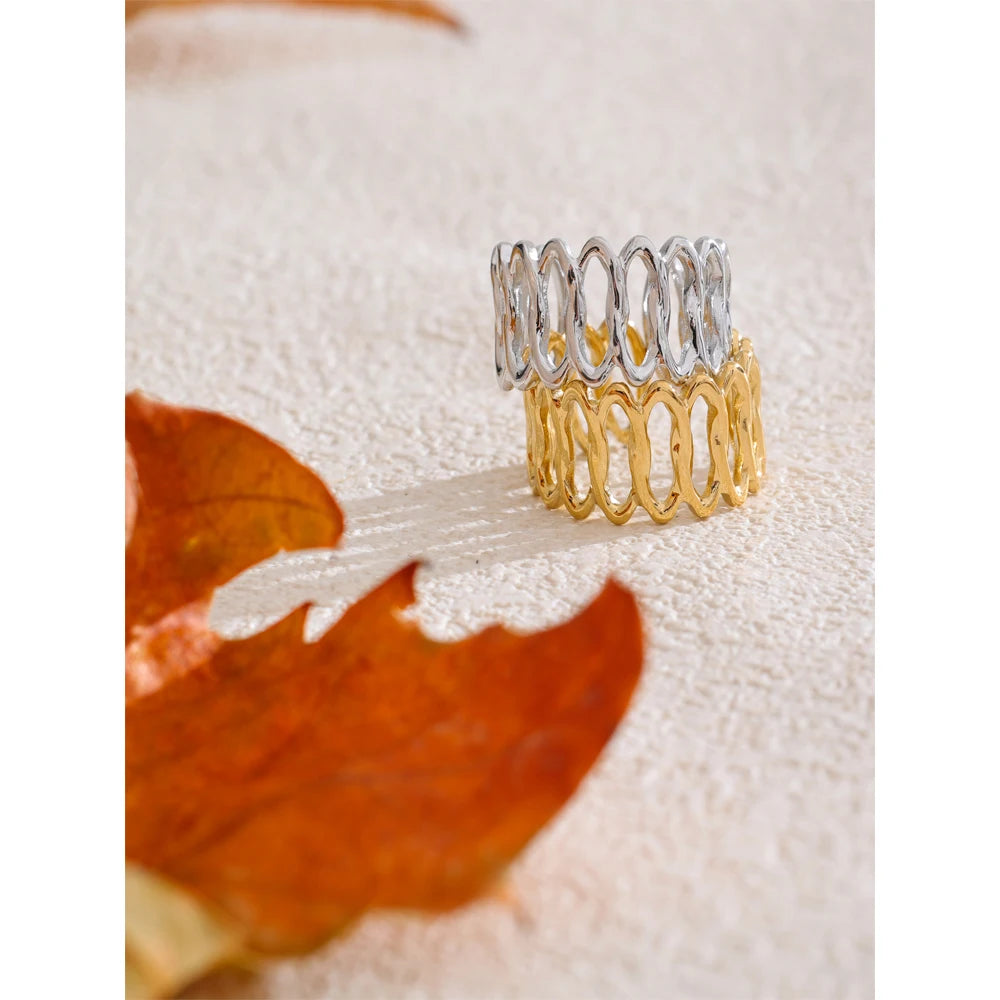 Anillo Wave Mesh: Escultura Geométrica y Fluida