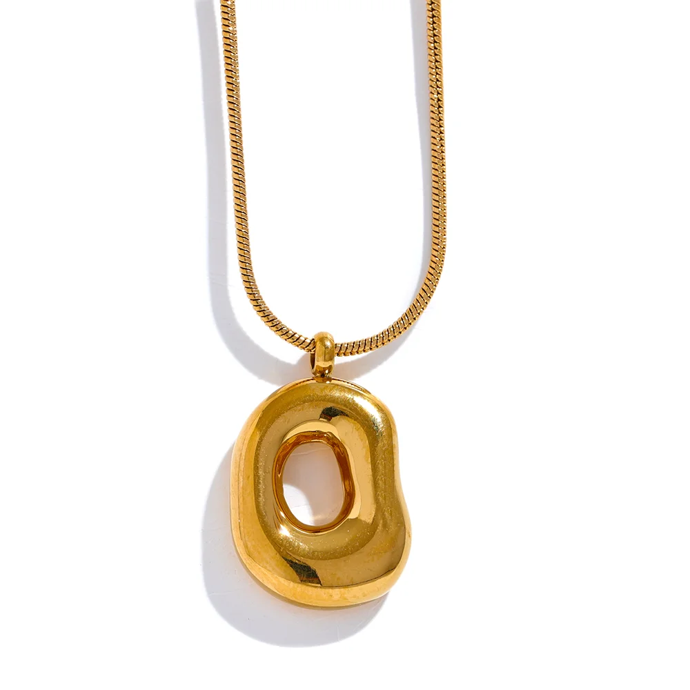 Collar Eclipse Orgánico: La Belleza de lo Imperfecto
