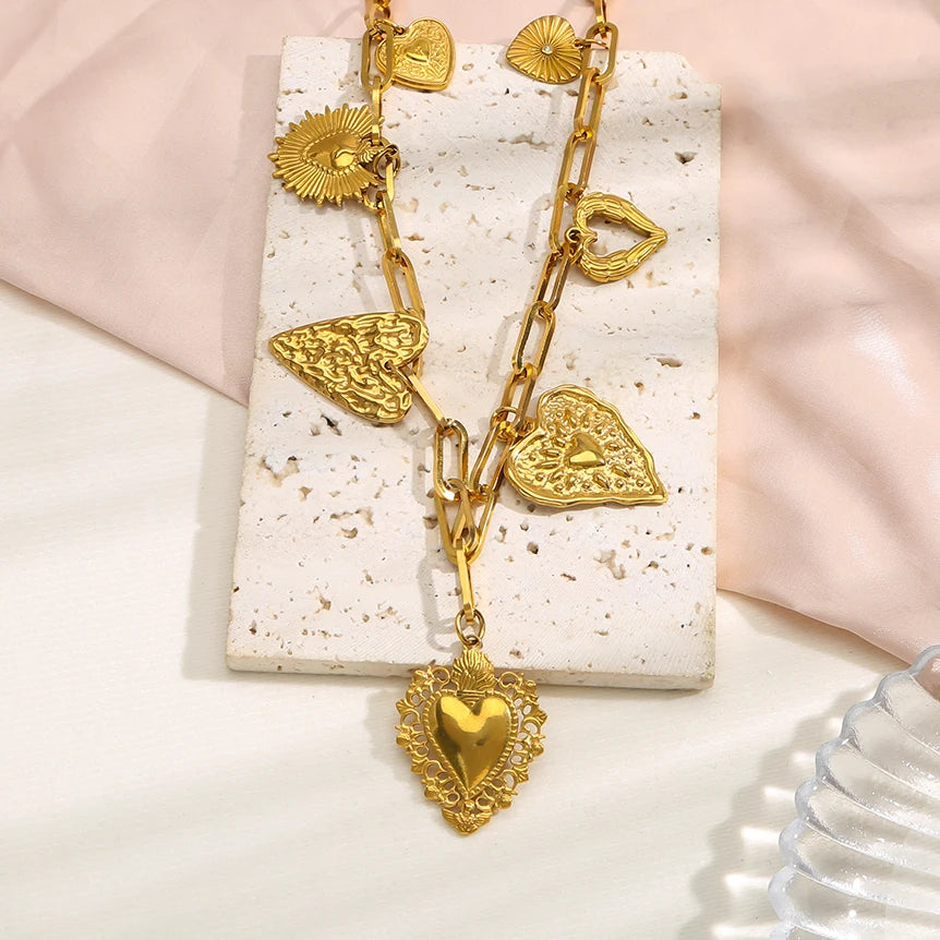 Collar "Sacred Love" – Cadena de Eslabones con Multidijes de Corazón