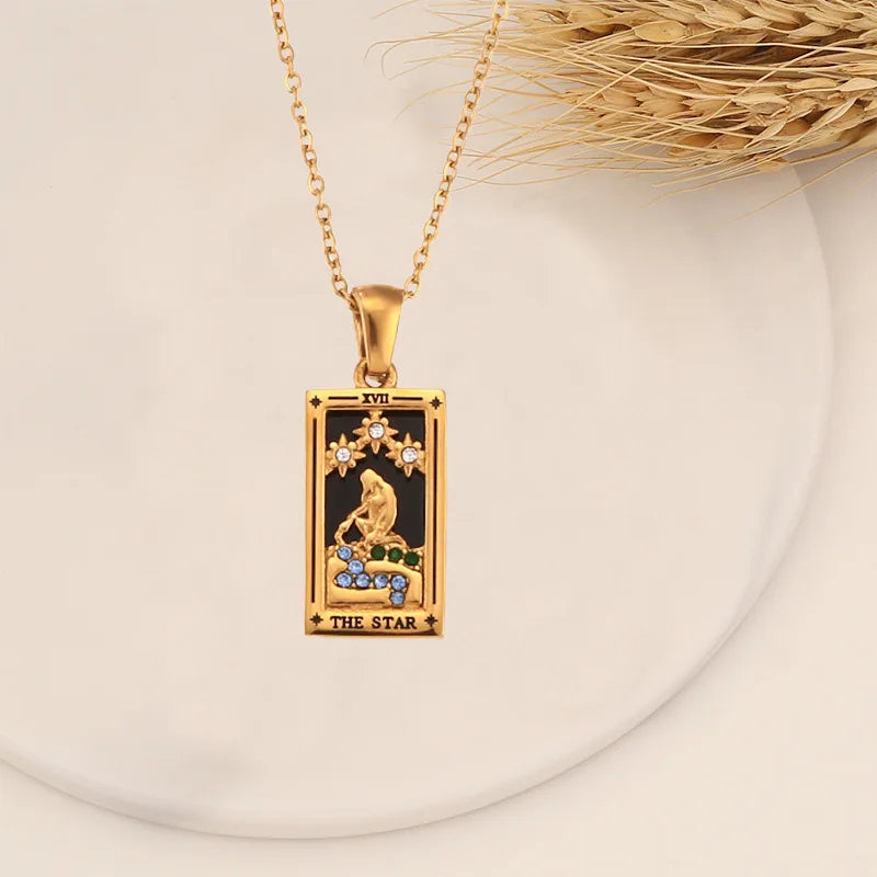 Collar Tarot Destiny: Tu Guía de Acero