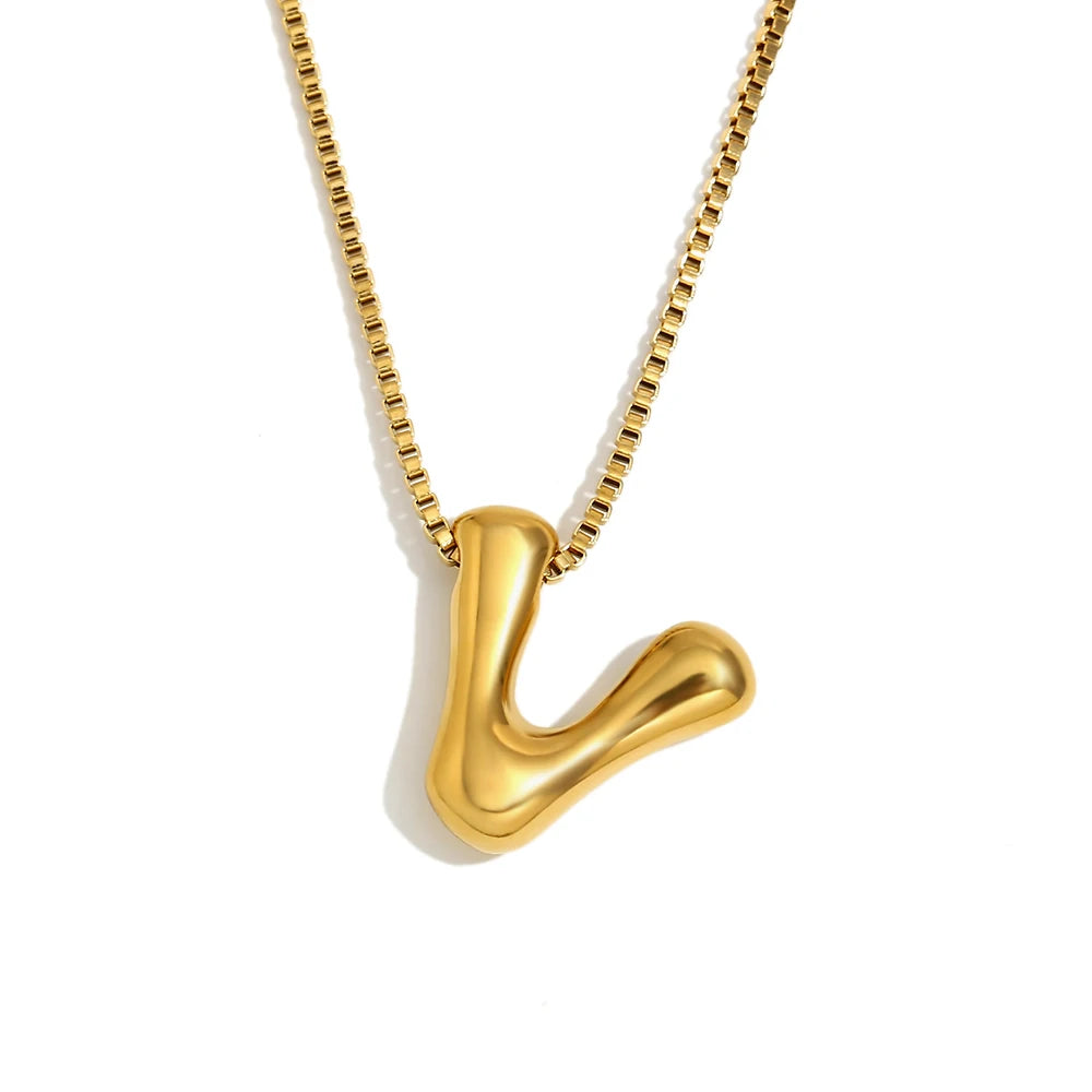 Collar Bubble Initial: Tu Identidad con Volumen