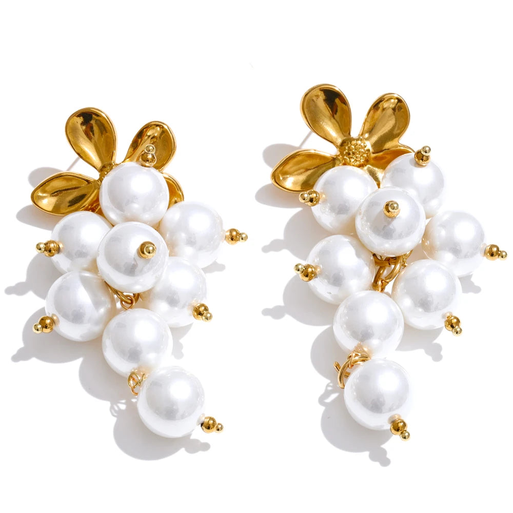 Set Pearl Cascade: Elegancia Escultural en Capas