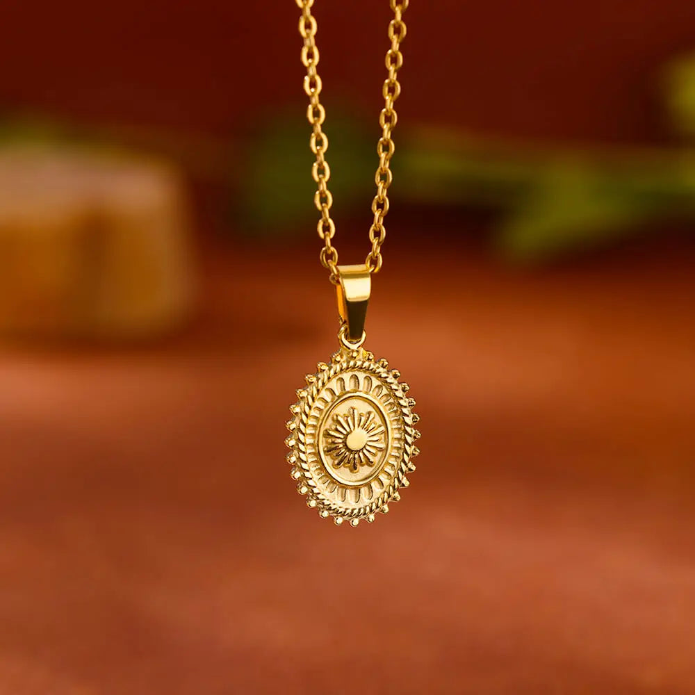 Collar "Heart Rebel" – Amuleto Punk en Oro 18K & Acero