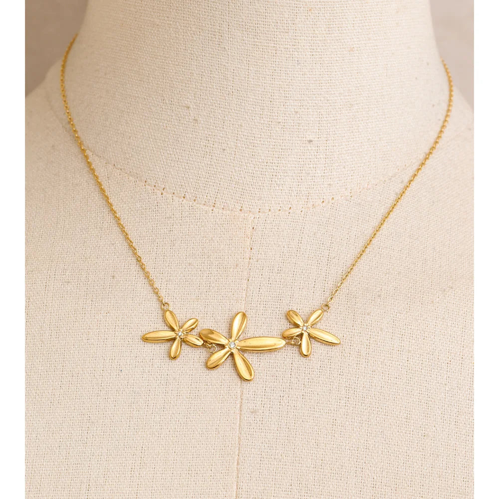 Collar Bloom: Una Primavera Eterna