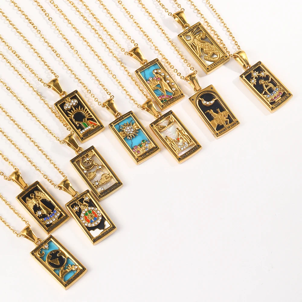 Collar Carta del Tarot "The Star" – Acero Inoxidable Bañado en Oro 18k