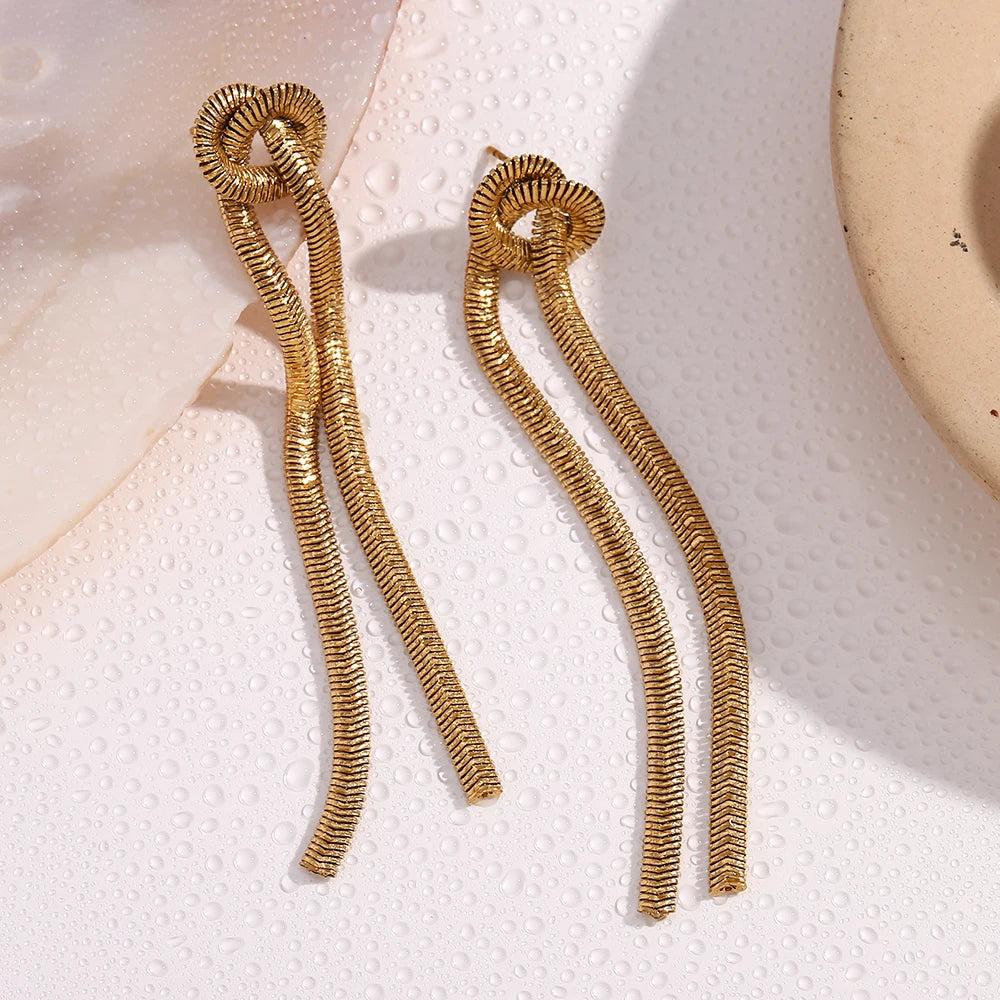 Pendientes "Eternal Knot" – Nudos de Oro Escultural