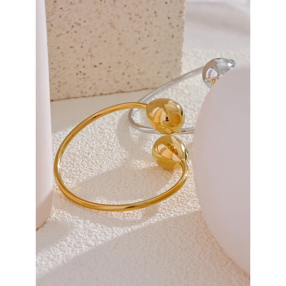 Brazalete Aura Drop: Fluidez y Vanguardia