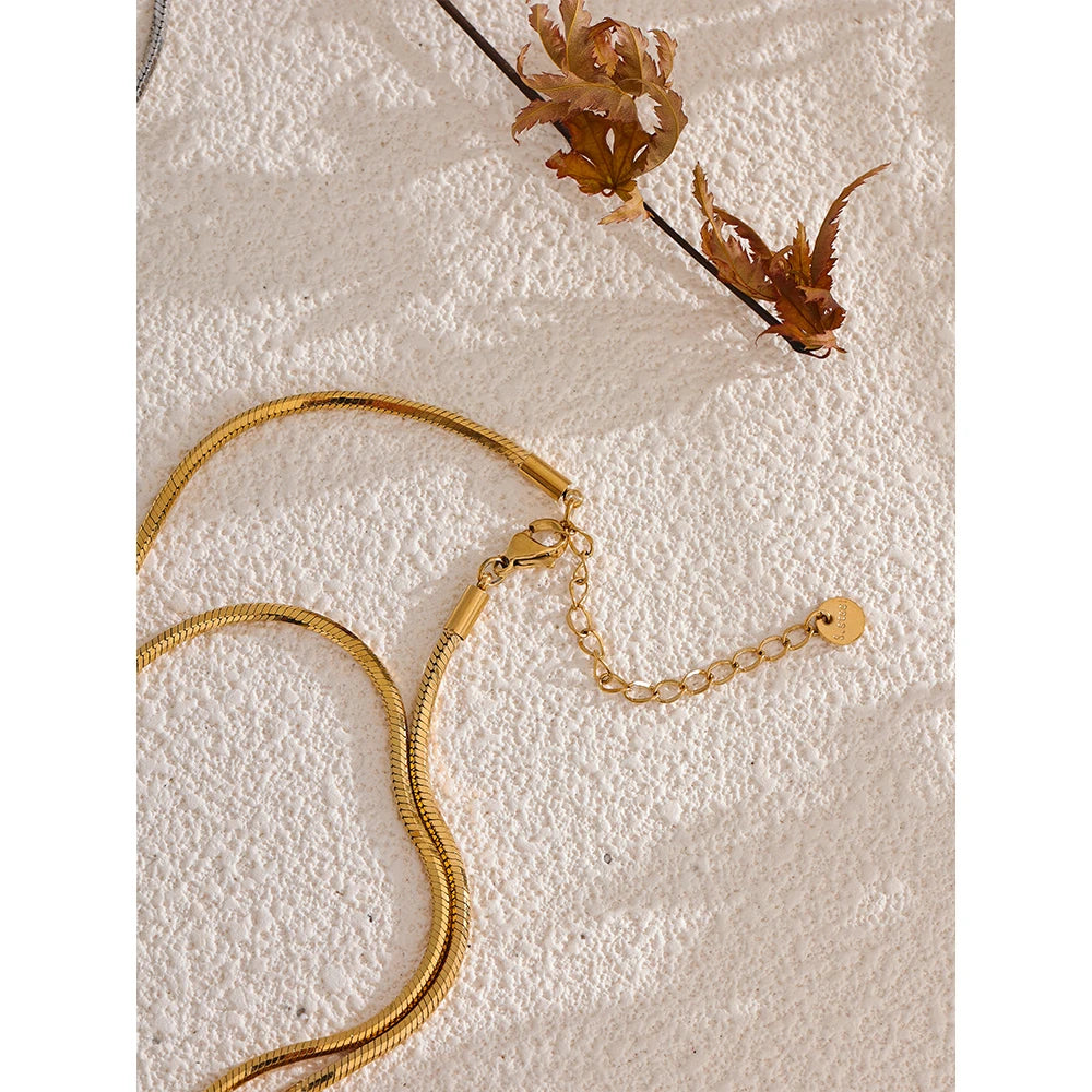 Collar Liquid Gold Snake: Brillo de Seda