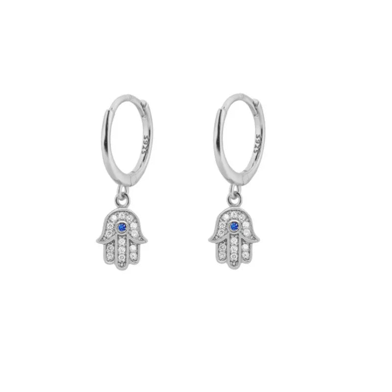 Pendientes Mini Charm: Símbolos y Brillo
