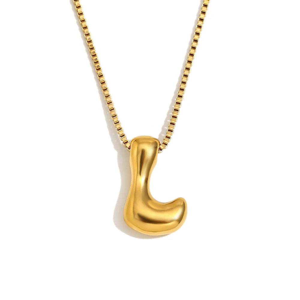 Collar Bubble Initial: Tu Identidad con Volumen