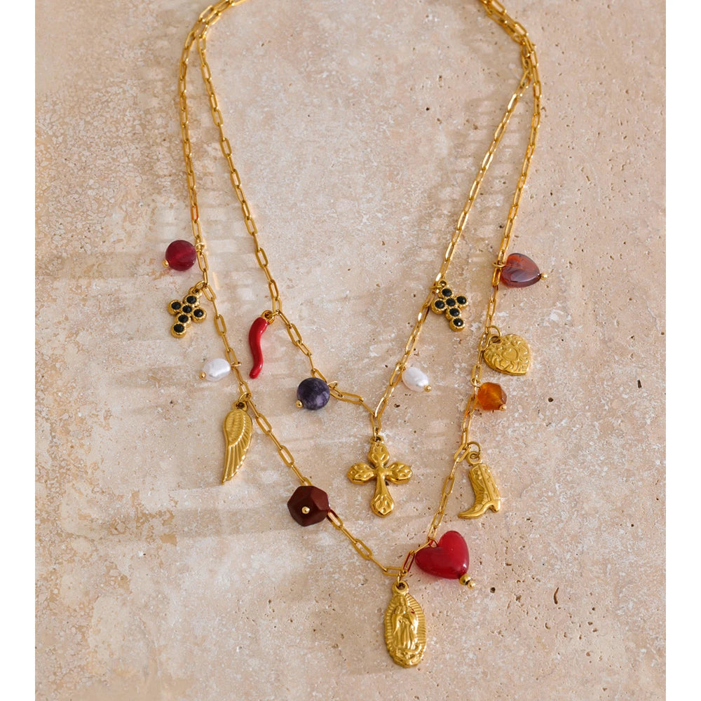 Collar Amore & Amuletos: Tu Historia en una Joya