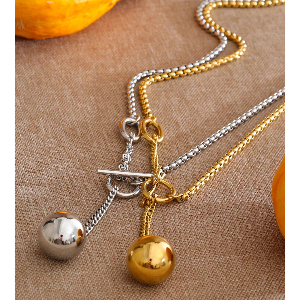 Collar Golden Sphere: Vanguardia y Equilibrio
