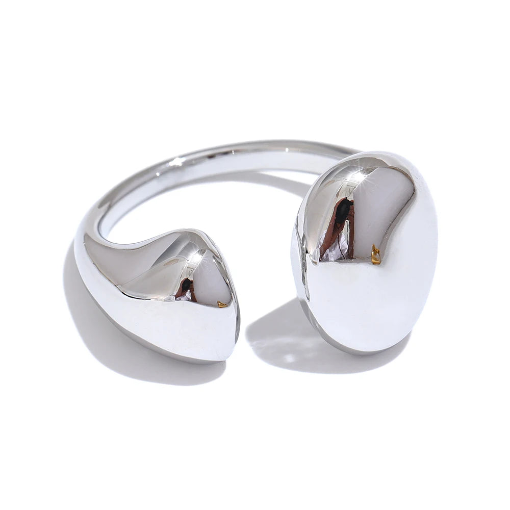 Anillo Liquid Form: La Elegancia de la Fluidez