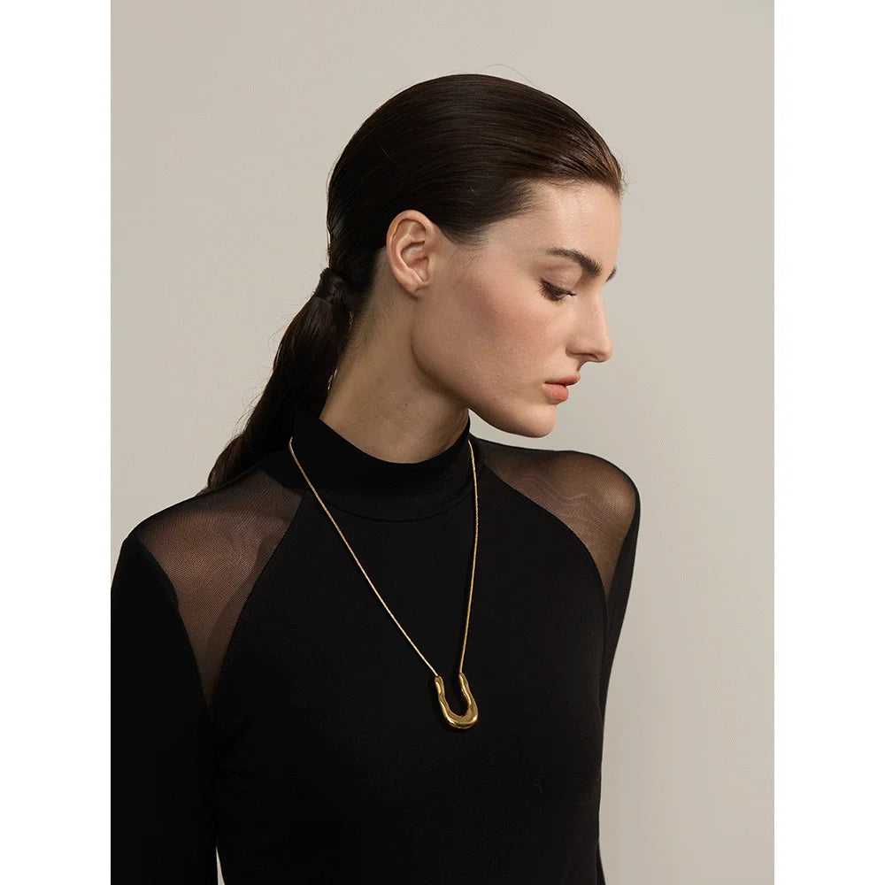 Collar Hera: Escultura de Oro Líquido