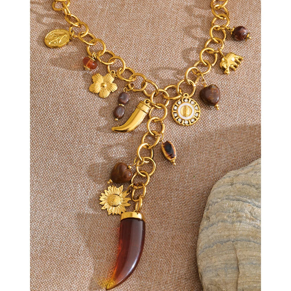 Collar Eternal Summer: La Danza de los Amuletos