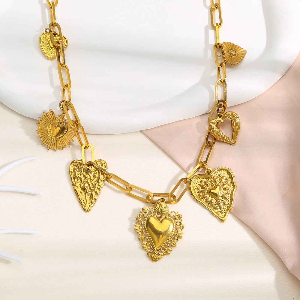 Collar "Sacred Love" – Cadena de Eslabones con Multidijes de Corazón