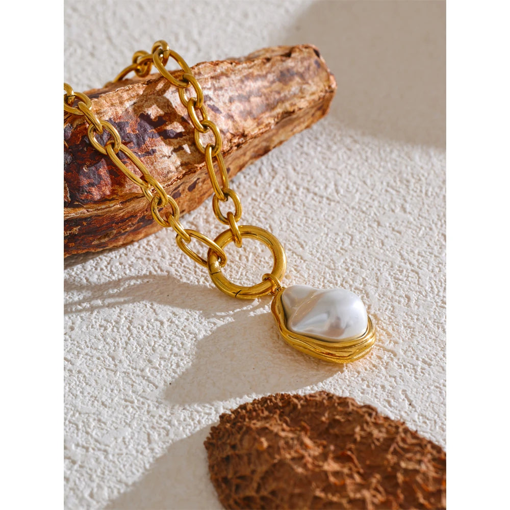 Pendientes Dew Drop: Minimalismo en Estado Puro