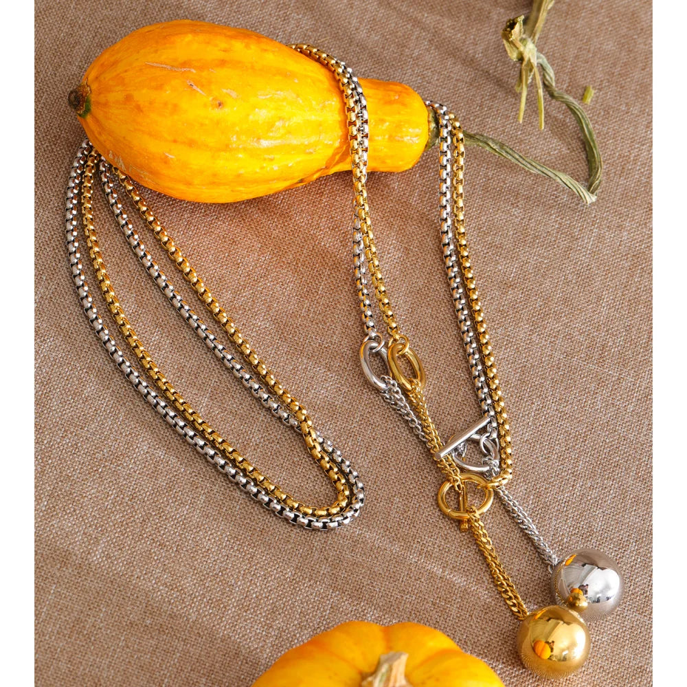 Collar Golden Sphere: Vanguardia y Equilibrio