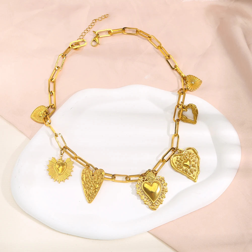 Collar "Sacred Love" – Cadena de Eslabones con Multidijes de Corazón