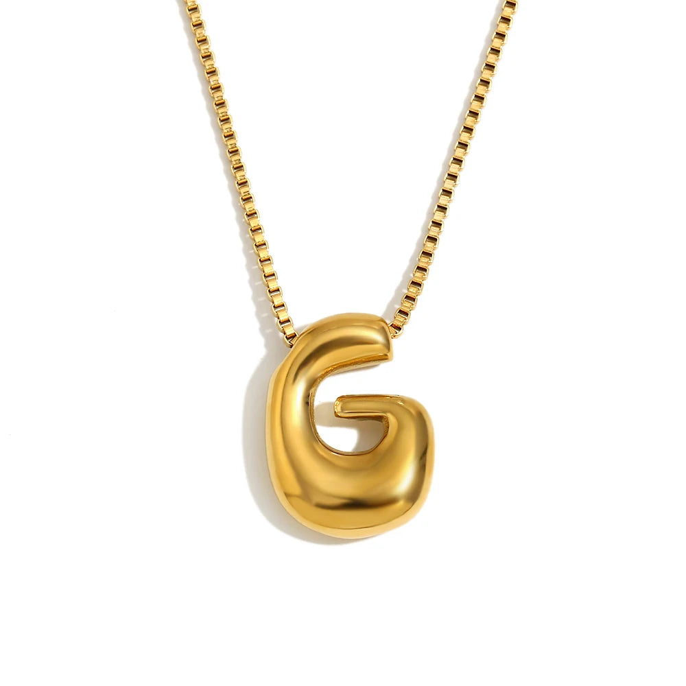 Collar Bubble Initial: Tu Identidad con Volumen