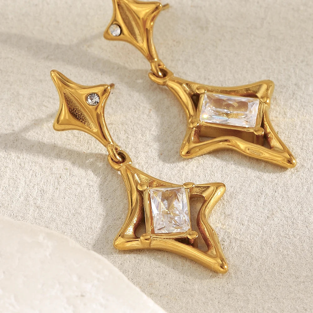 Pendientes "Polaris Glow" – Estrellas Geométricas con Zirconia