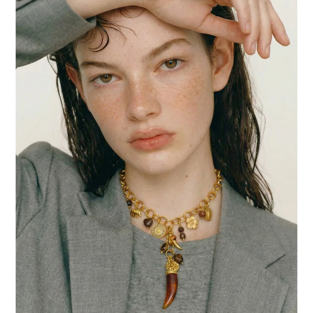 Collar Eternal Summer: La Danza de los Amuletos