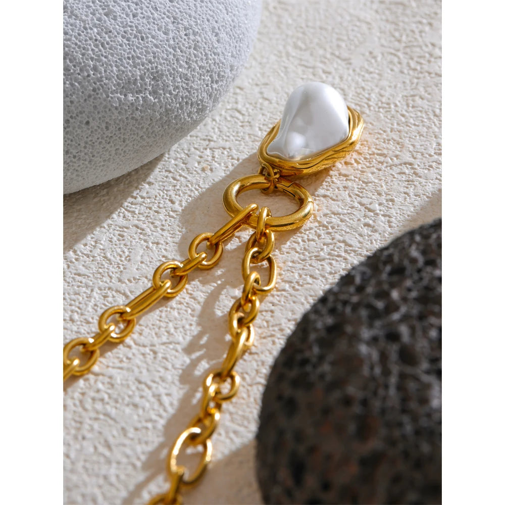 Pendientes Dew Drop: Minimalismo en Estado Puro
