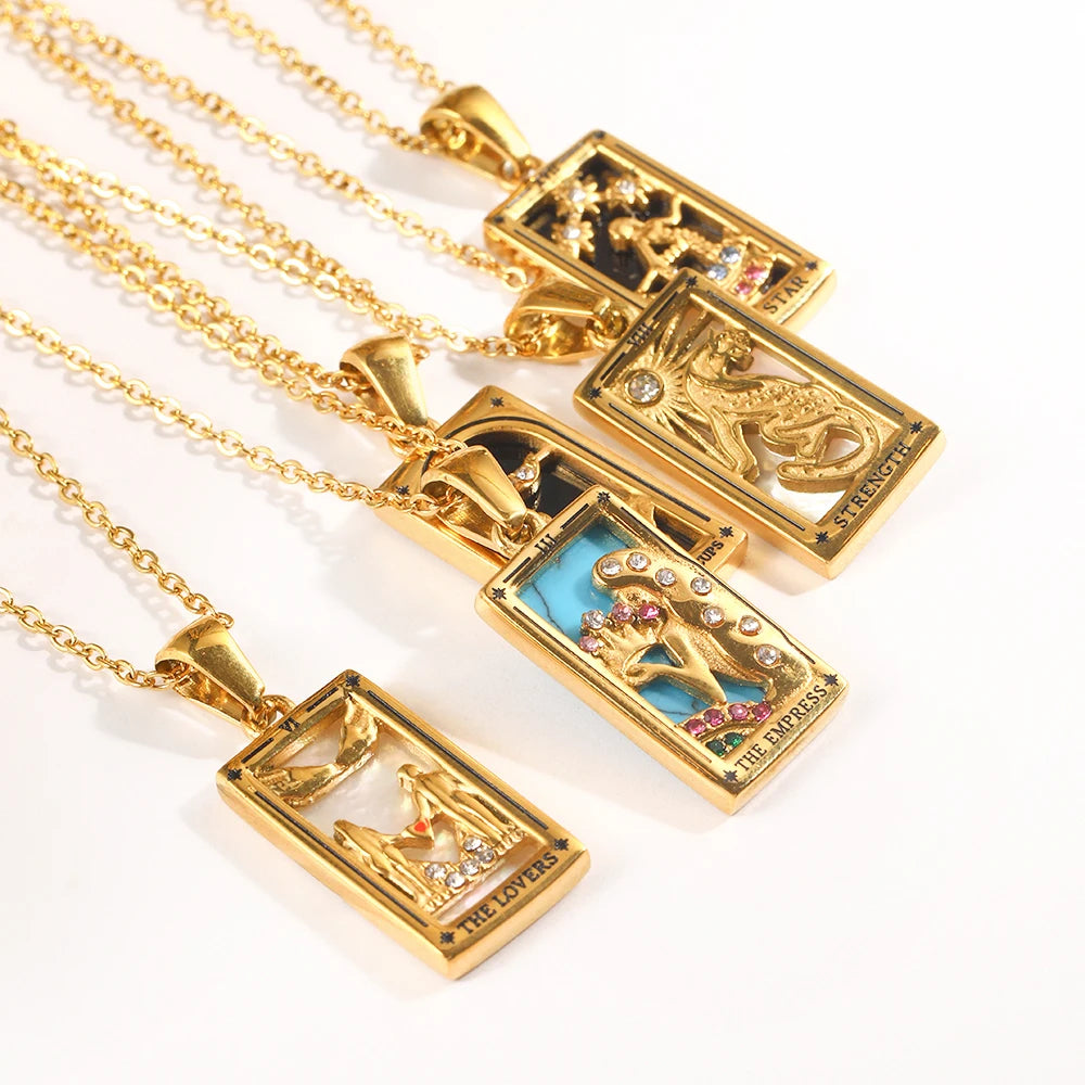 Collar Carta del Tarot "The Star" – Acero Inoxidable Bañado en Oro 18k