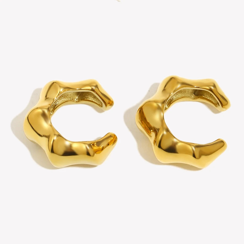Ear Cuff "Bamboo Molten" – Textura Orgánica Gold