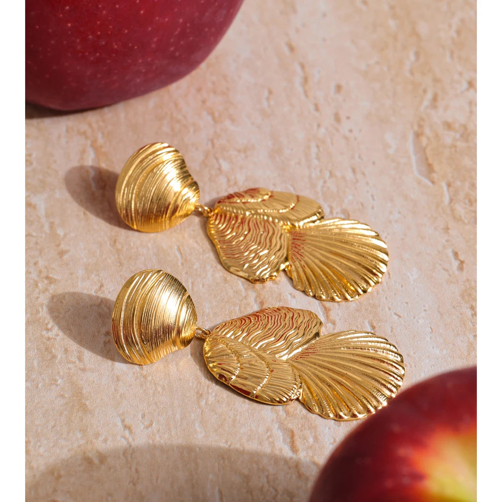 Pendientes Golden Shell Statement: El Resplandor de la Sirena