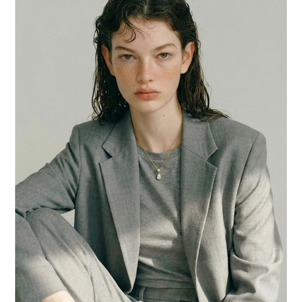 Collar Roman Heritage: Un Legado de Estilo
