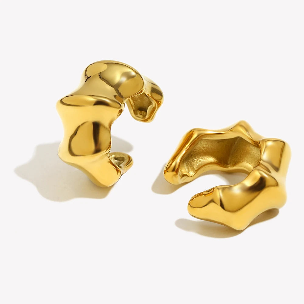 Ear Cuff "Bamboo Molten" – Textura Orgánica Gold
