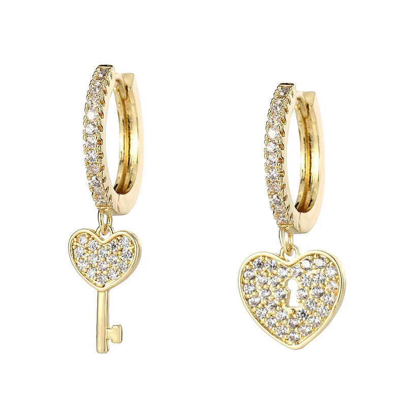 Pendientes Mini Charm: Símbolos y Brillo